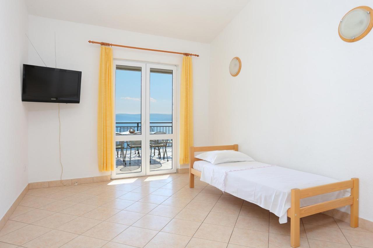 Apartments With A Parking Space Brela, Makarska - 6043 Exterior photo
