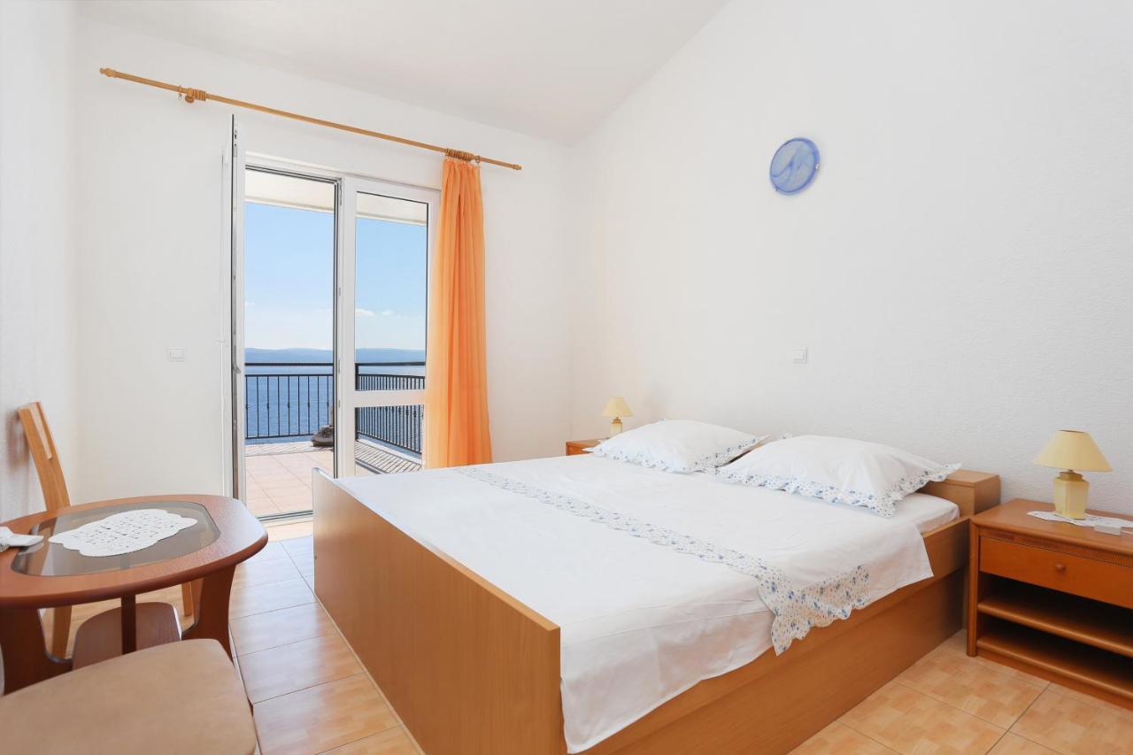 Apartments With A Parking Space Brela, Makarska - 6043 Exterior photo